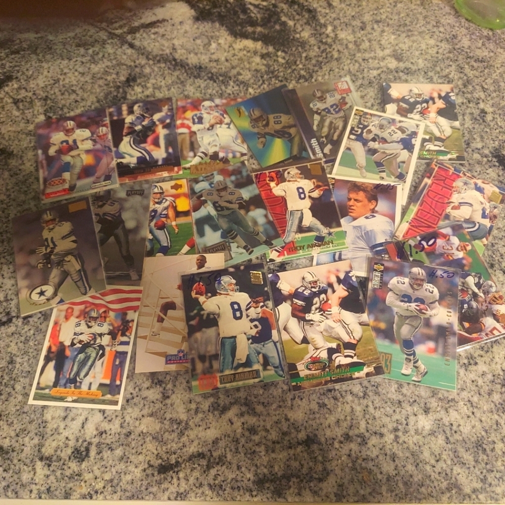 Lot of 20 Dallas Cowboys trading cards
